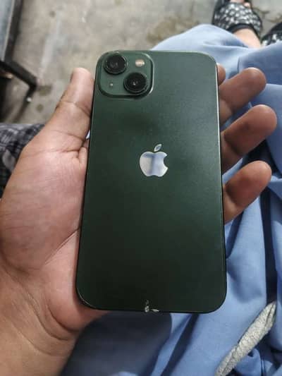 Apple iPhone 13