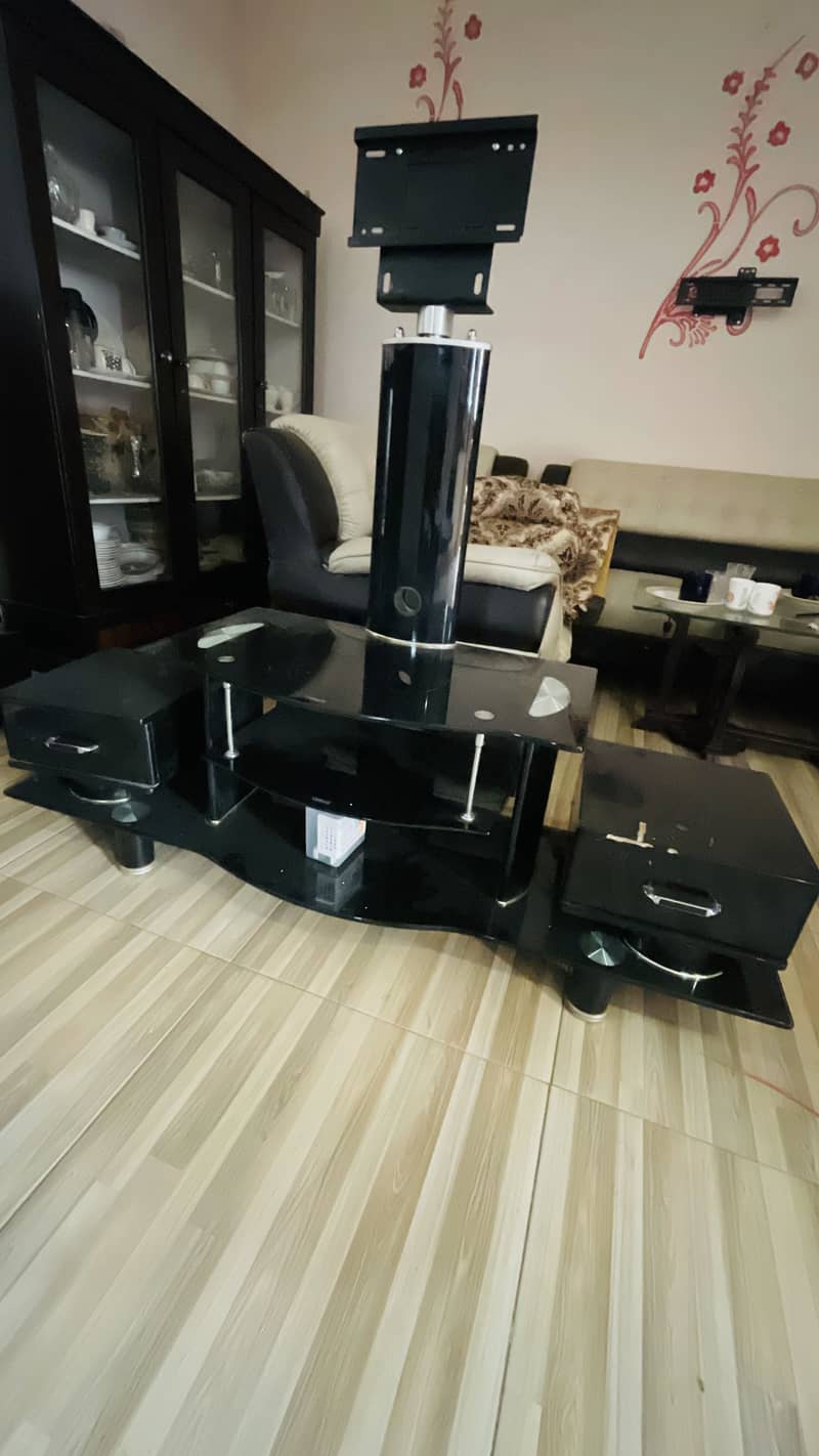 lcd stand 2