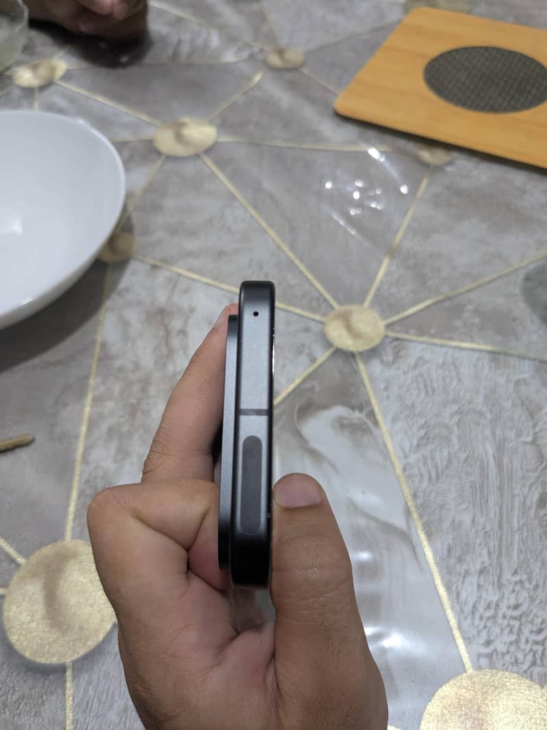 Google Pixel 9 5