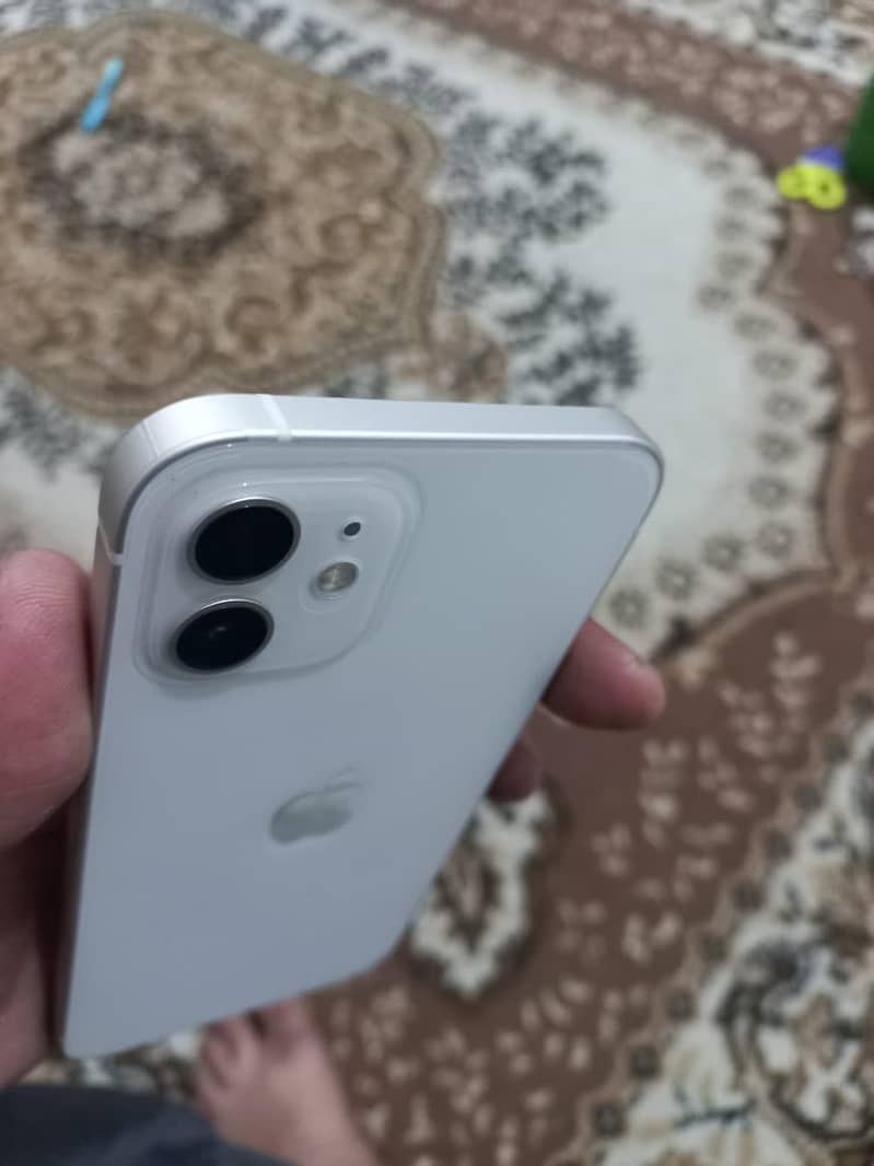 Apple iPhone 12 2