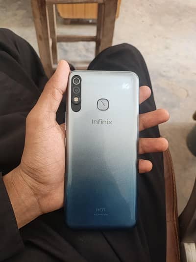 Infinix Hot 8