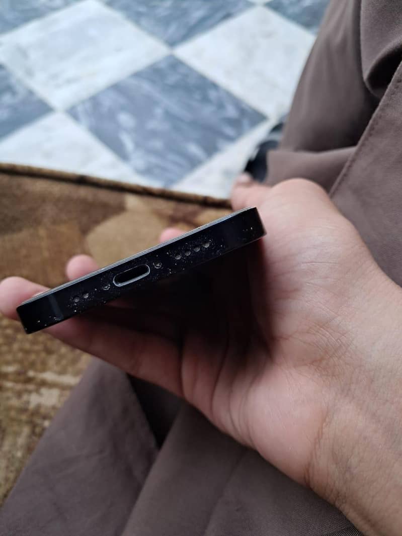 Apple iPhone 12 mini 4