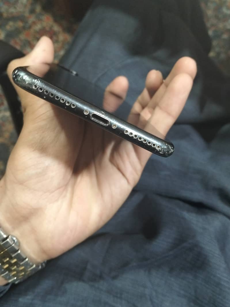 Apple iPhone 7 Plus 5