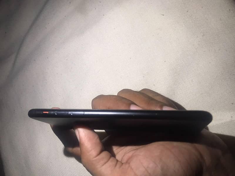 Apple iPhone 7 3