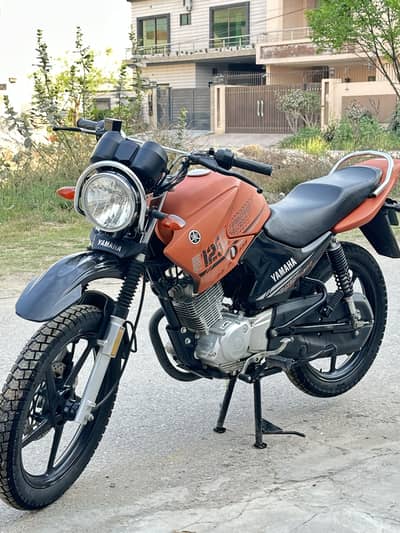 Yamaha YBR 125 G Matt Orange