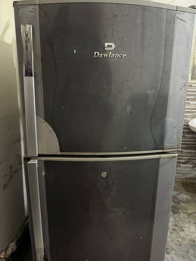 Dawlance fridge medium size