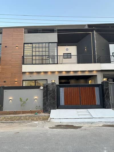 Looking For A Prime Location House In Multan