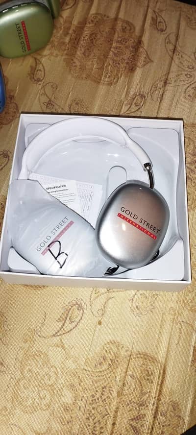 5 Head phones urgent for sale Brand New