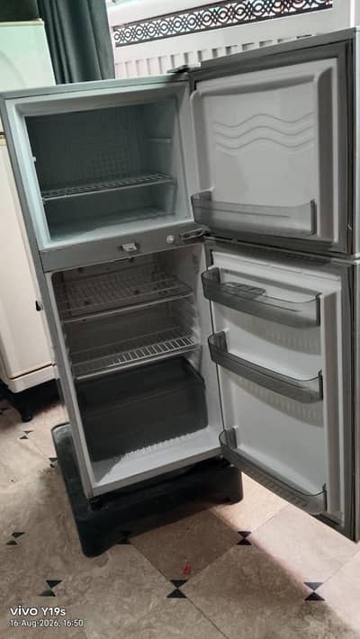 waves Refrigerator  0325 5784171