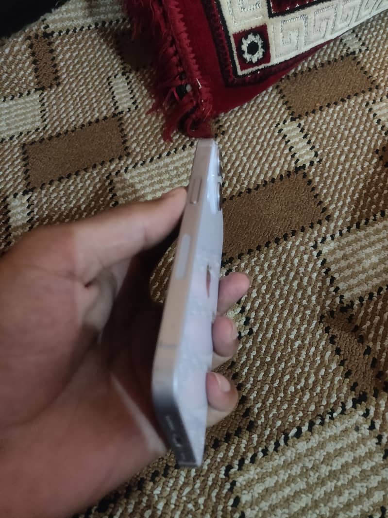 Apple iPhone 14 1