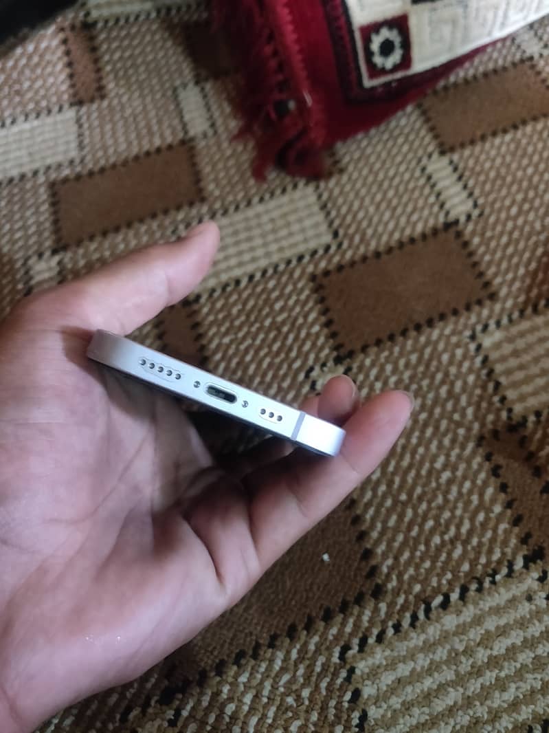 Apple iPhone 14 2