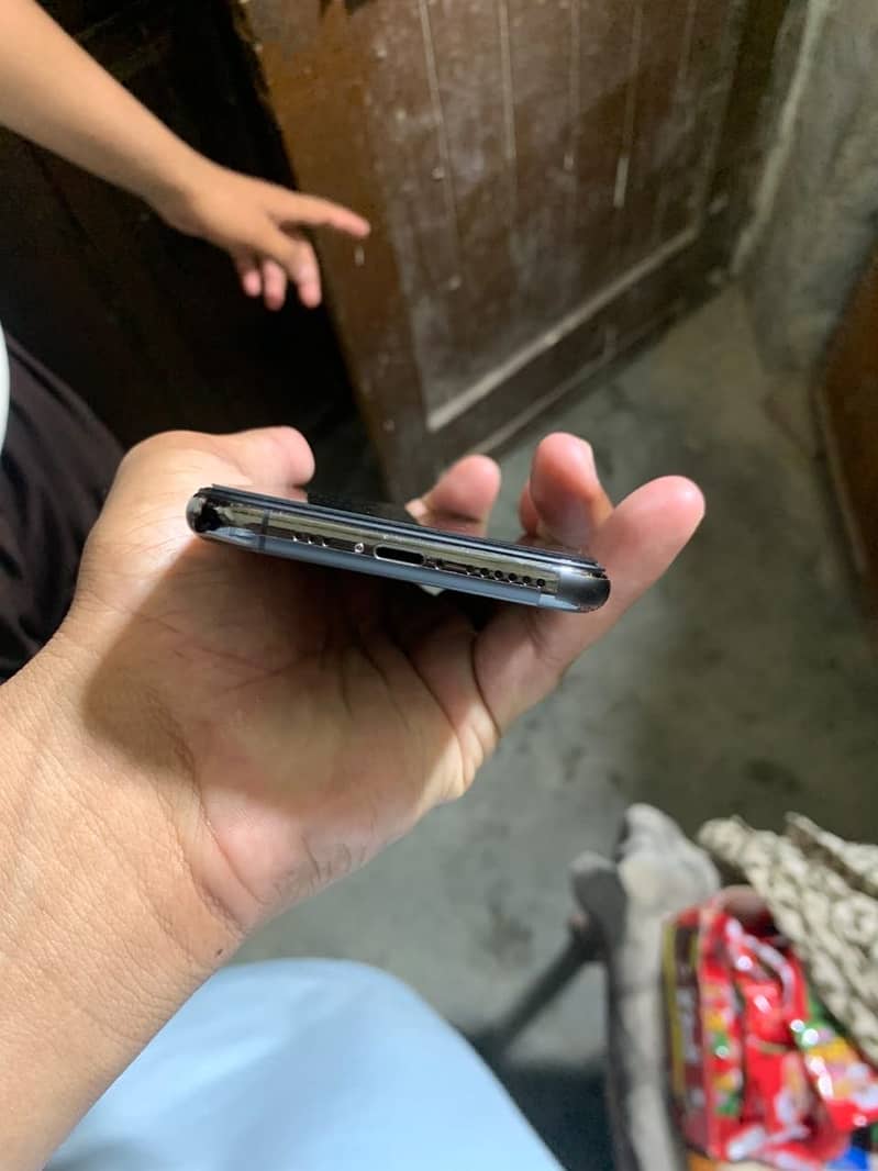 Apple iPhone 11 Pro 1
