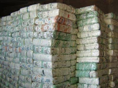 per kg k hisaab sy khuly pampers available hain