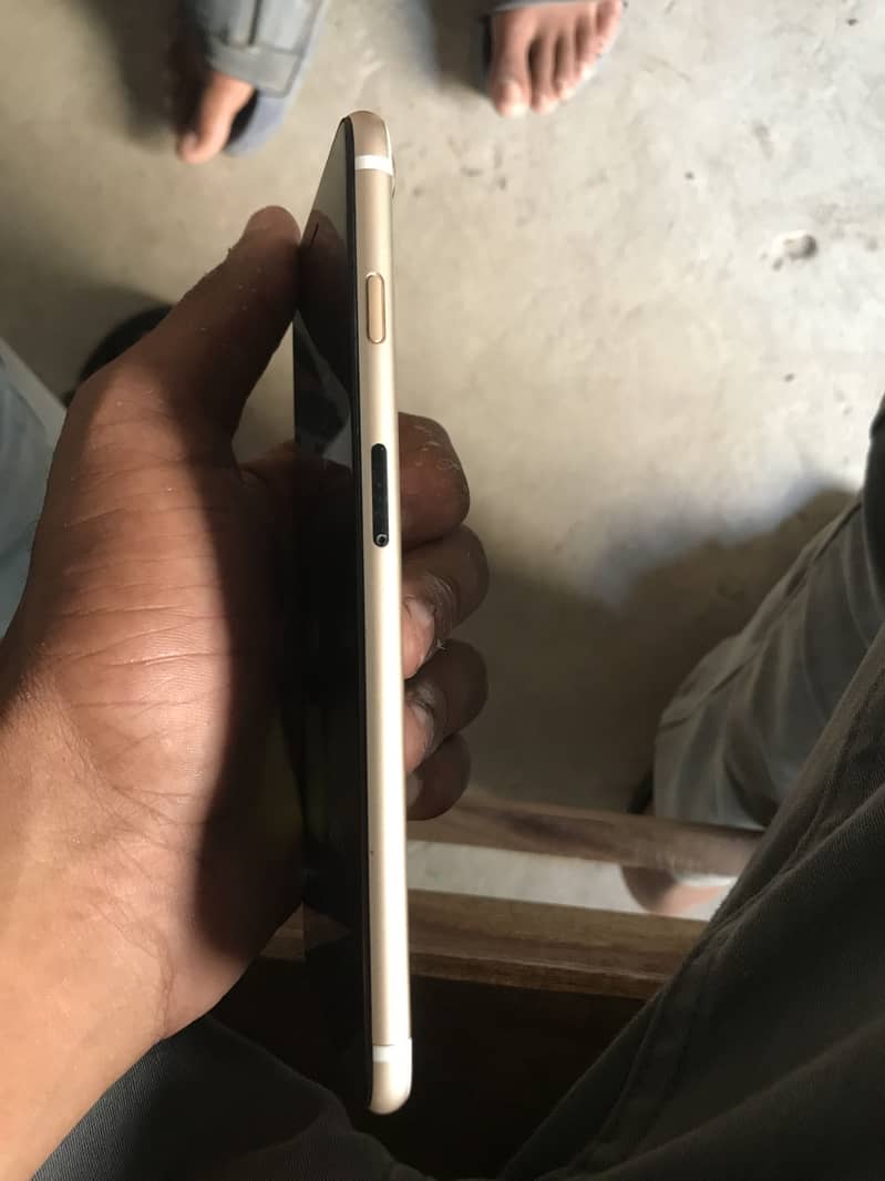 Apple iPhone 7 Plus 1