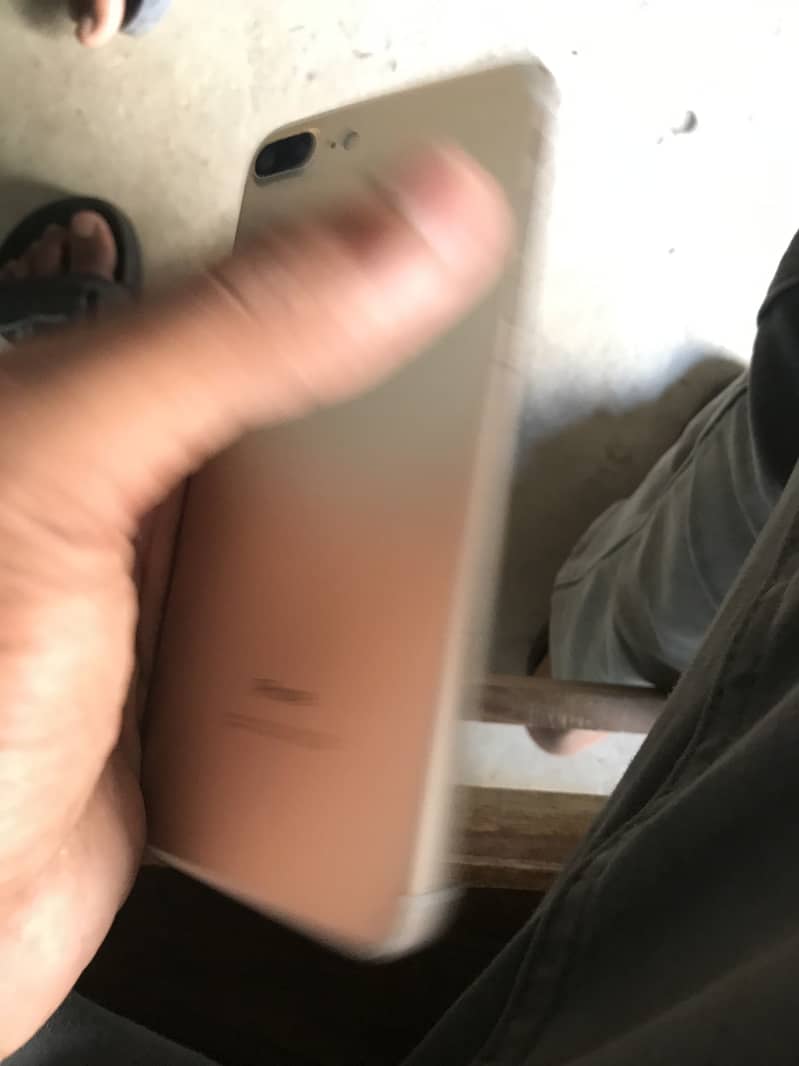 Apple iPhone 7 Plus 2