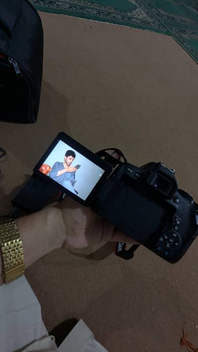 Canaon 750 D