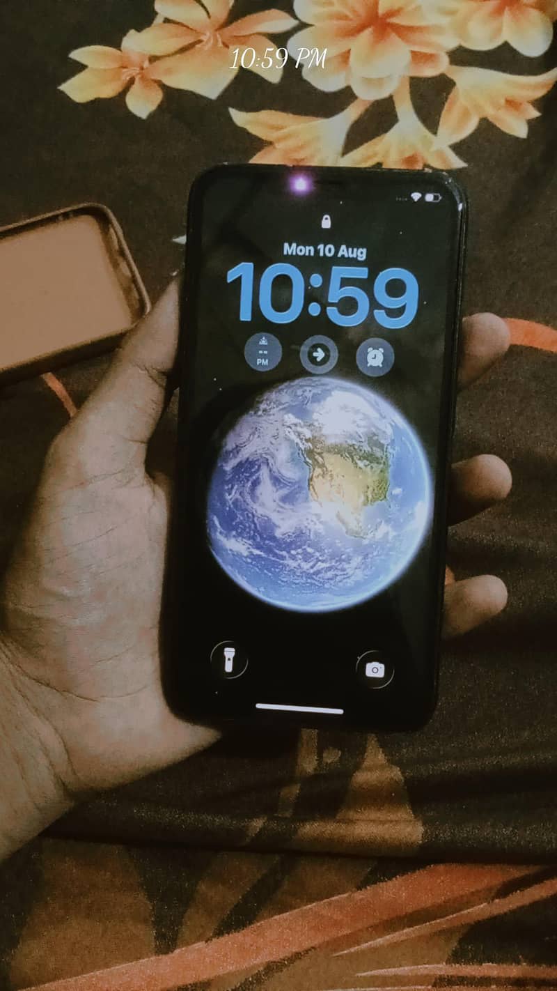Apple iPhone 11 Pro Max 2