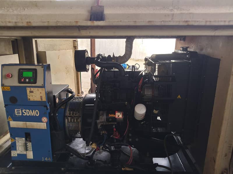 SDMO J44 5