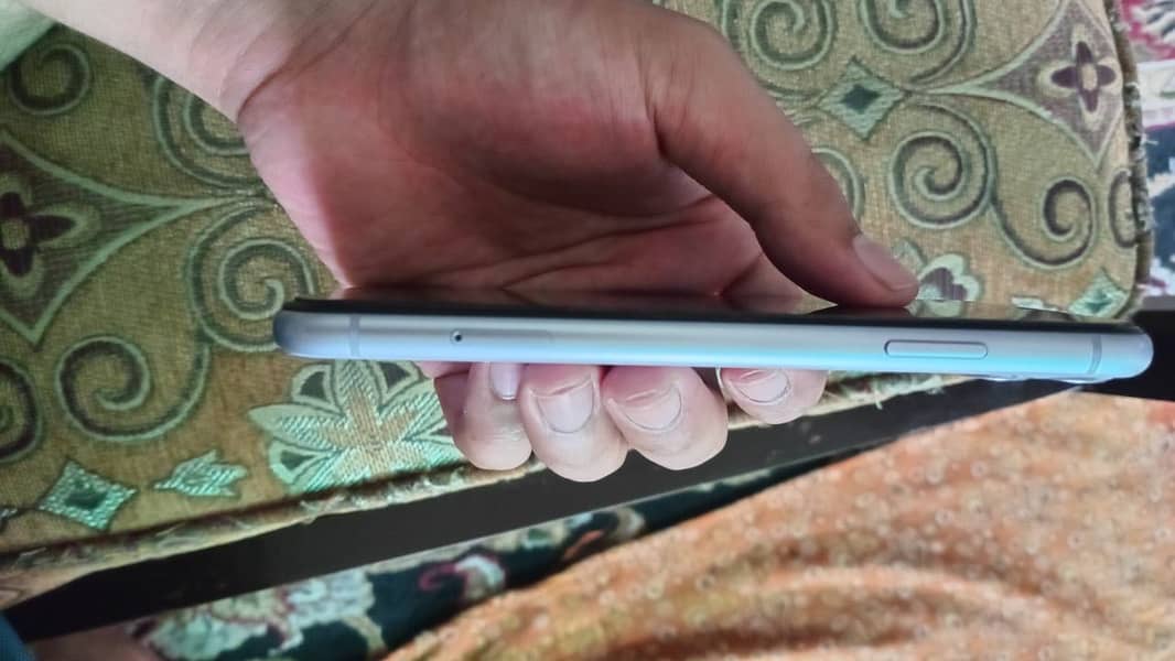 Apple iPhone 11 1