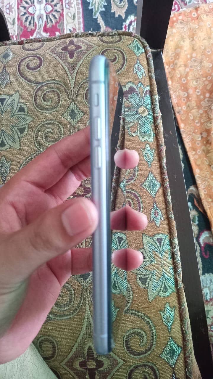 Apple iPhone 11 5