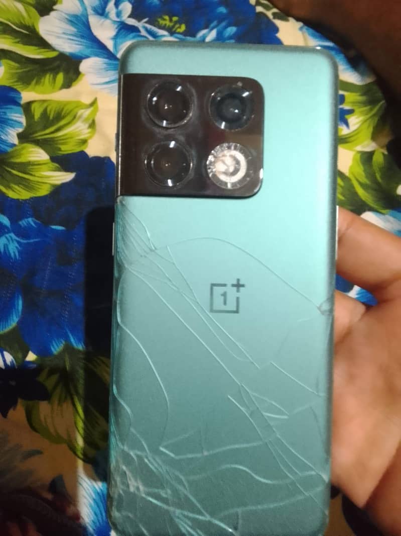 One Plus 10 Pro 1