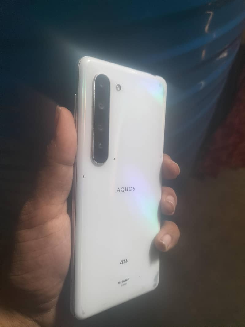Sharp Aquos R5G 2