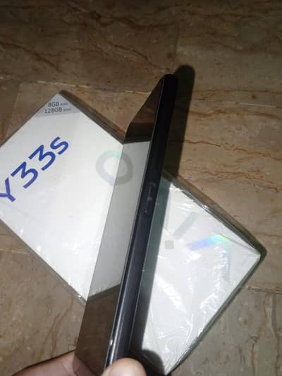 Vivo Y33s 8/128 with box