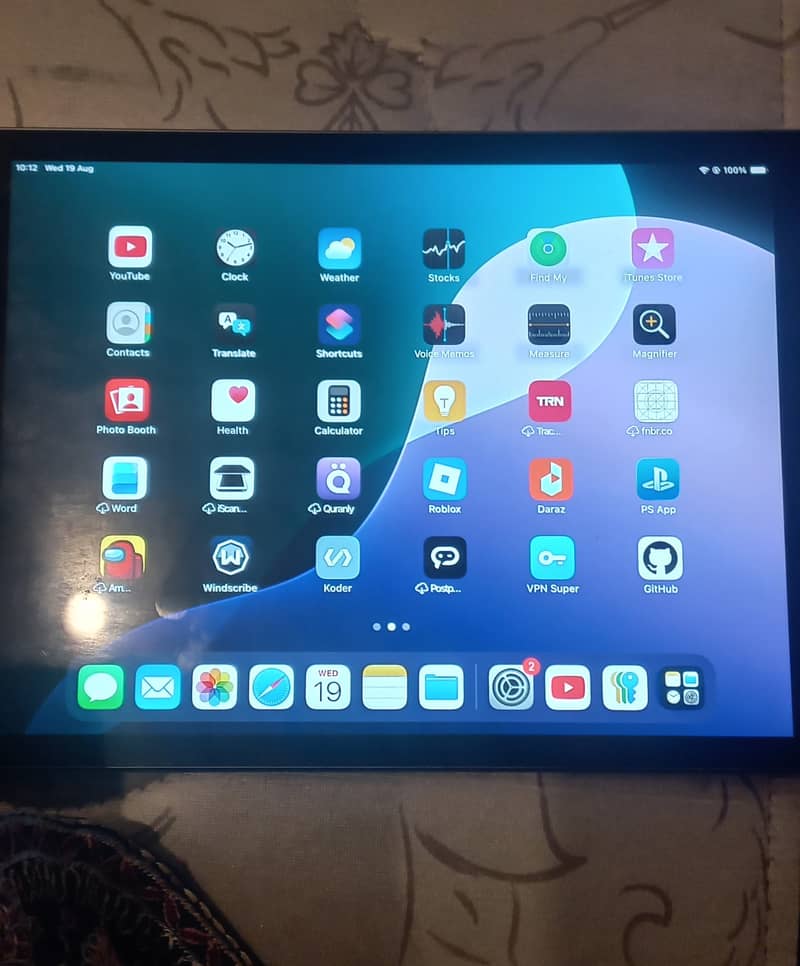ipad  8 & 32 GB 0