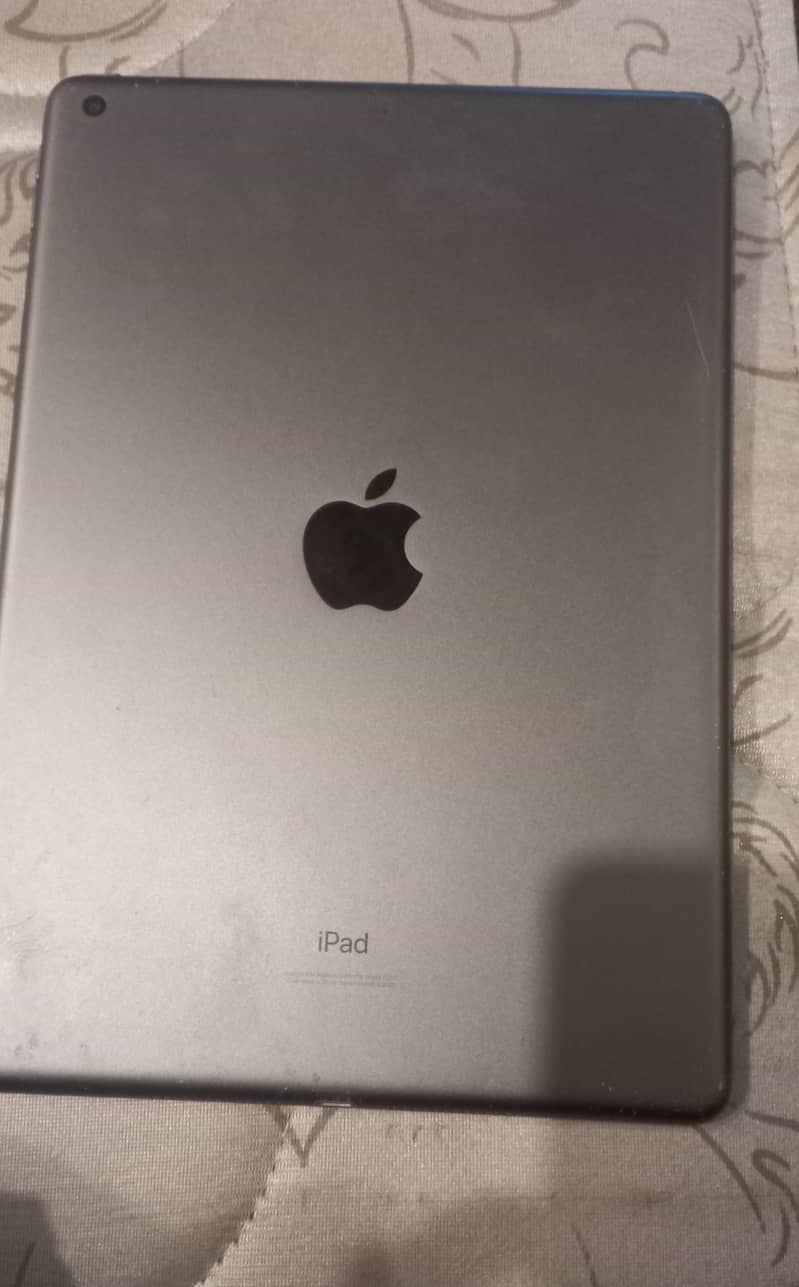 ipad  8 & 32 GB 2