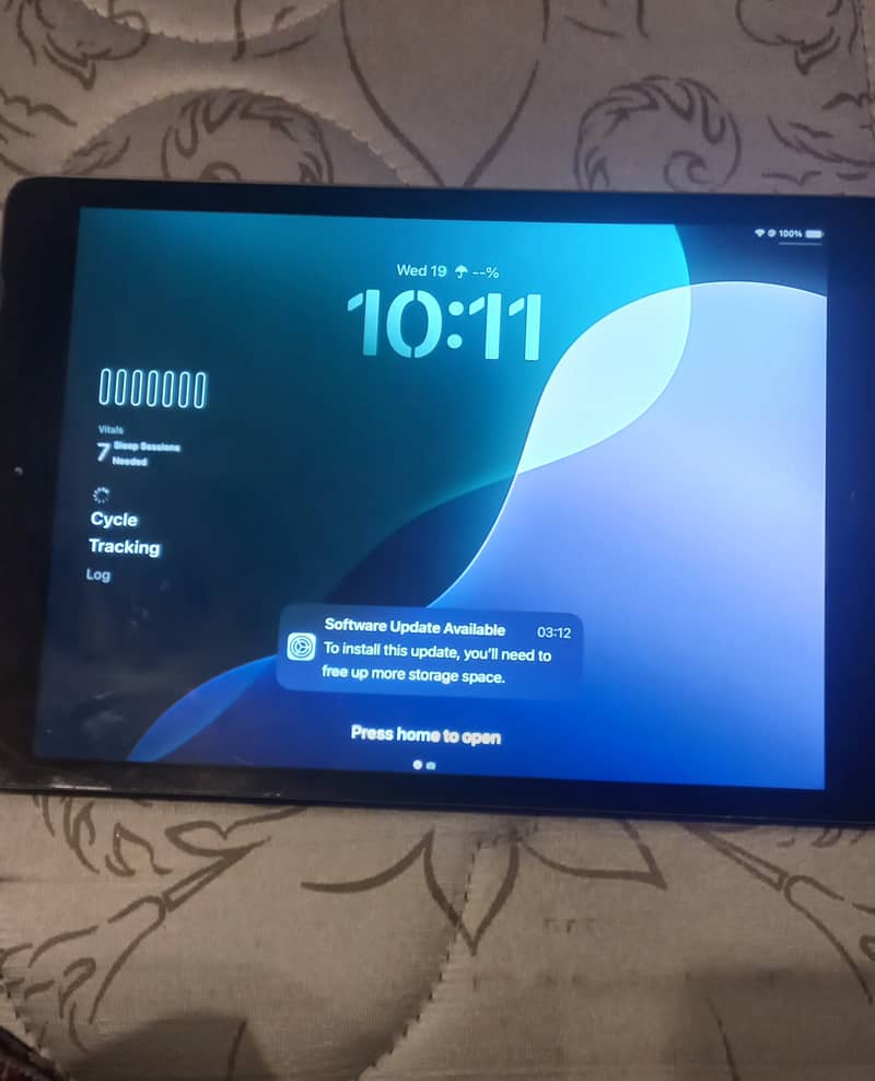 ipad  8 & 32 GB 3