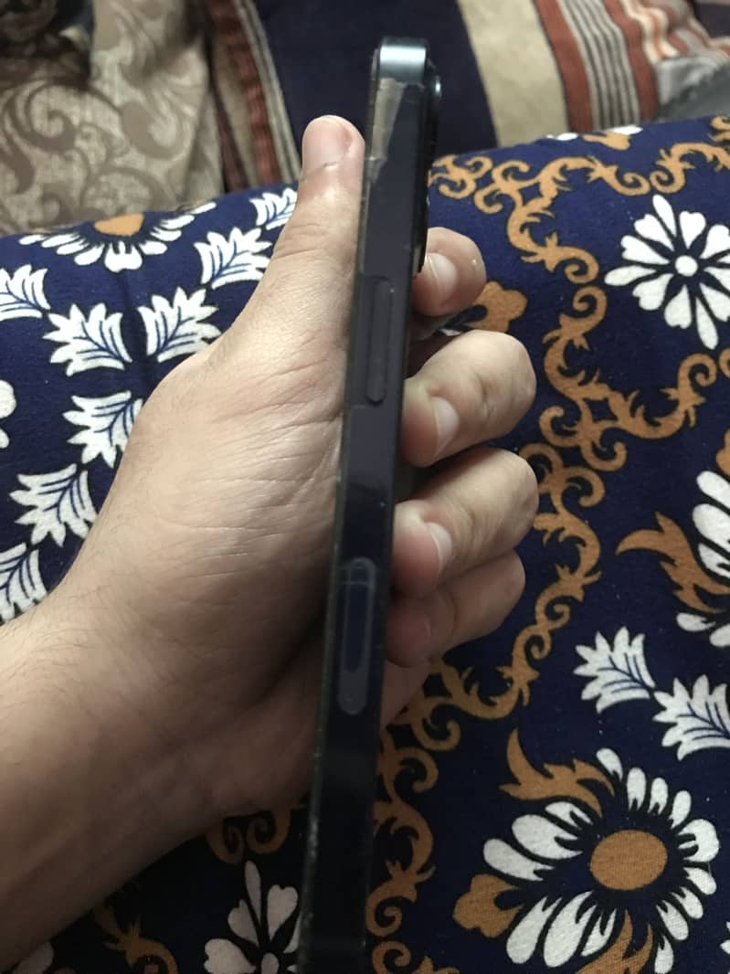 Apple iPhone 13 3