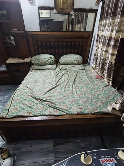 urgent sale bed and side table