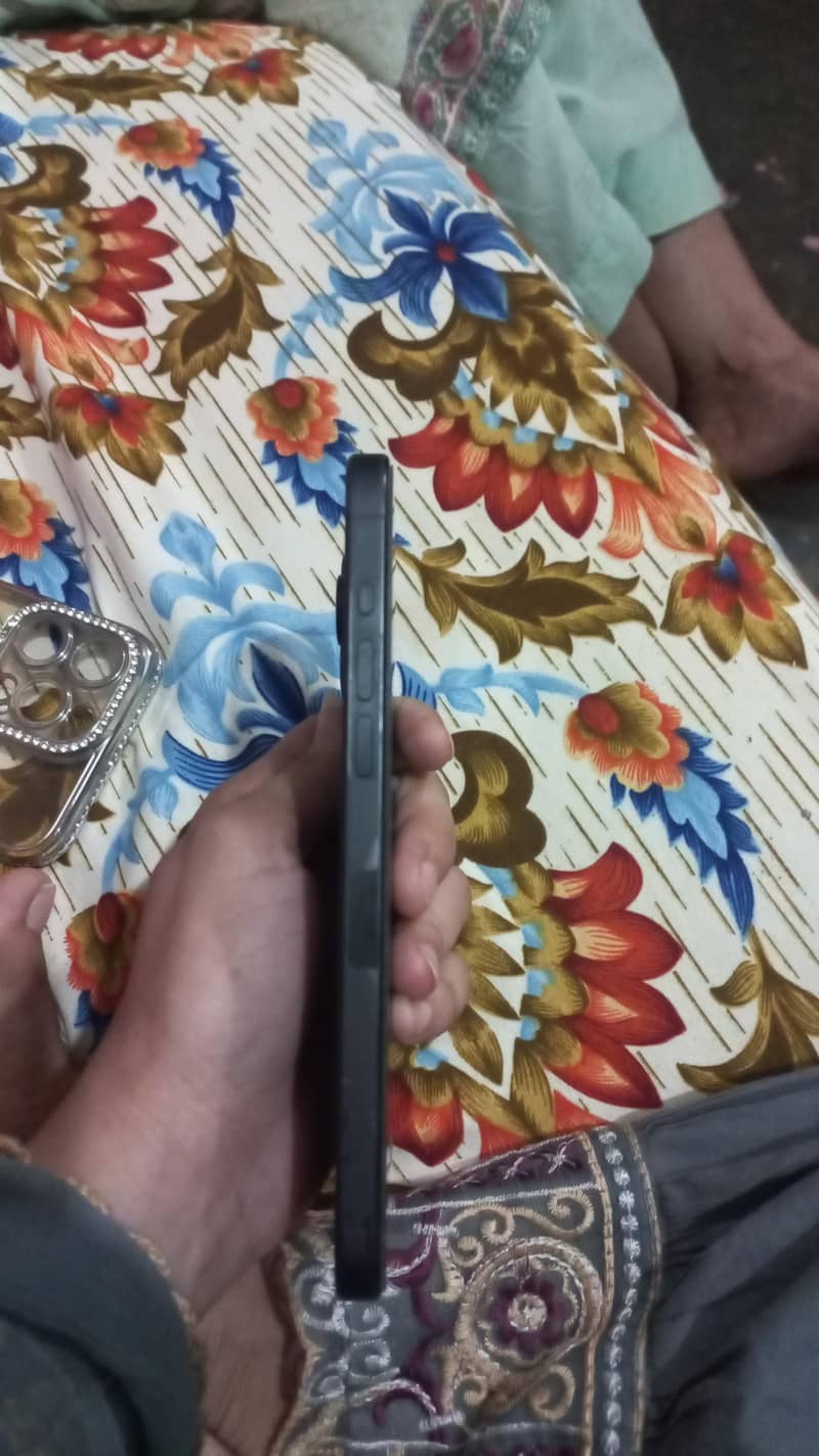 Apple iPhone 15 Pro Max 1