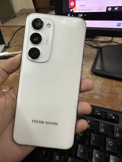 Tecno spark 40 pro plus