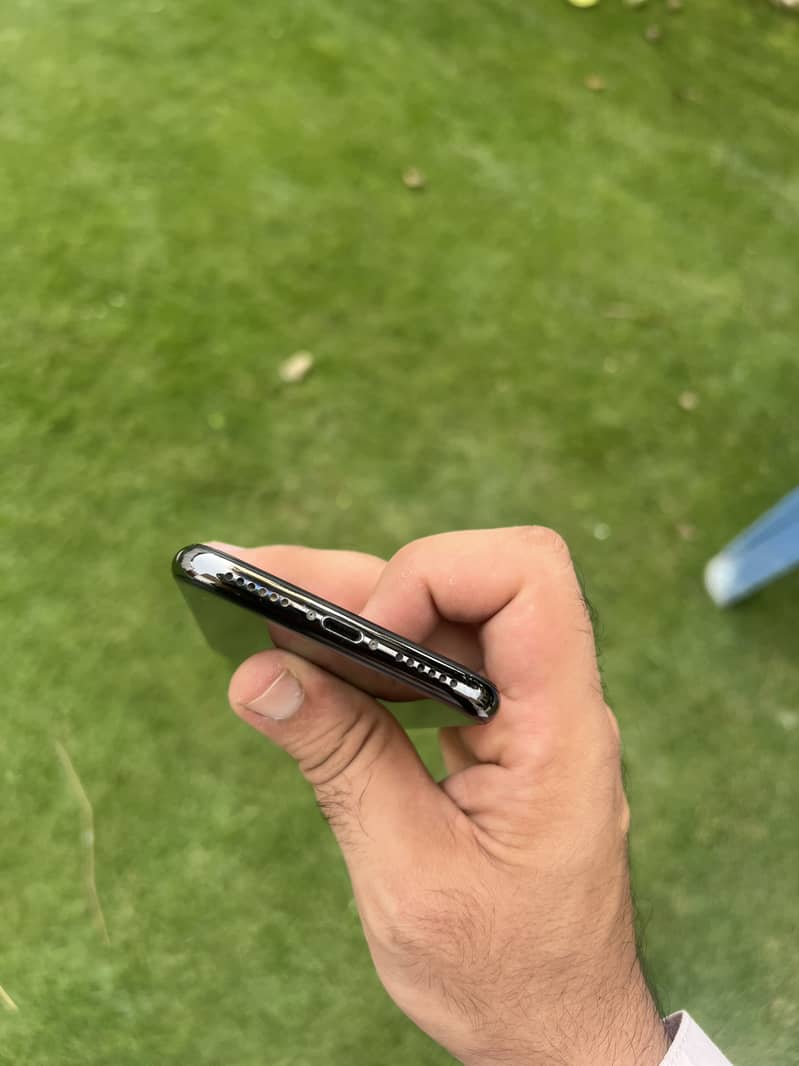 Apple iPhone X 2
