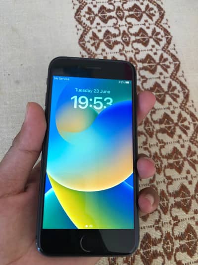 iphone 8 true tone on 64 gb  all original 75 per battery health