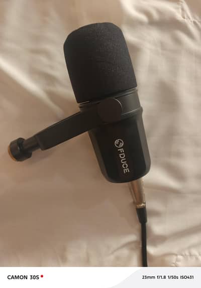 FDUCE Dynamic Microphone with XLR cabl