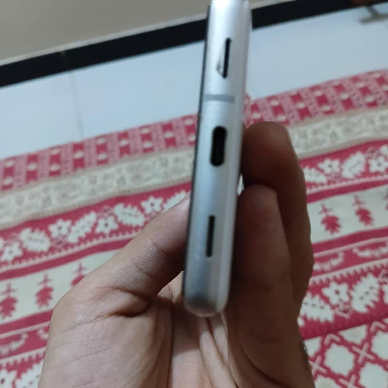 Google Pixel 7a 3
