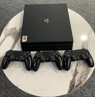 PS4 PRO 1TB JAILBREAK WITH 3 original controllers