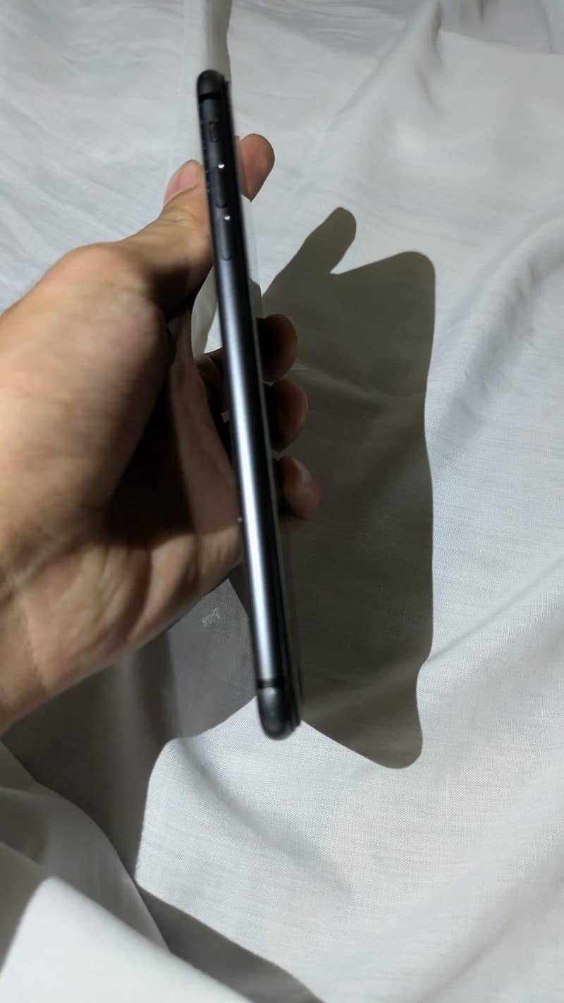 Apple iPhone 8 Plus 2