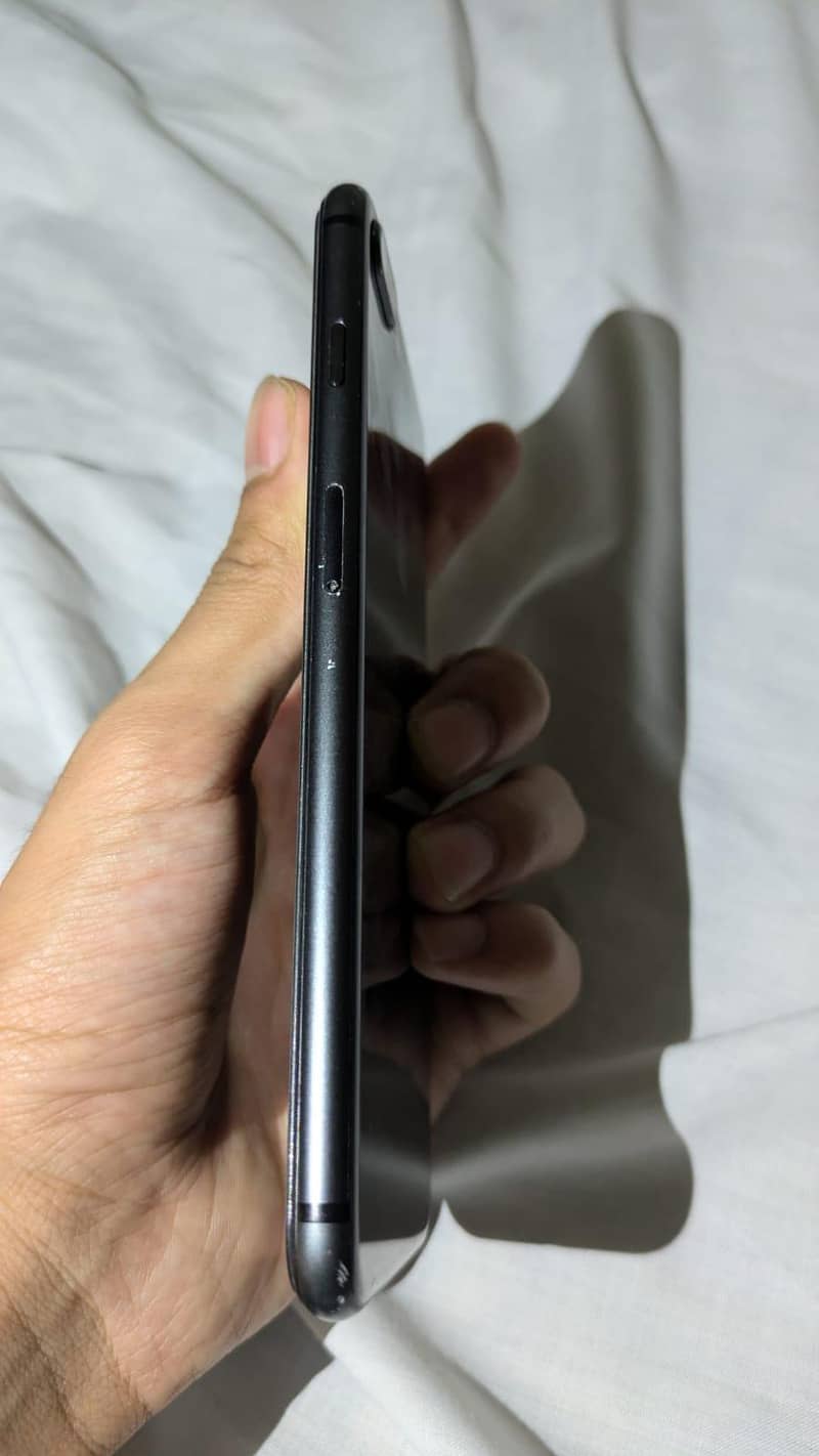 Apple iPhone 8 Plus 4