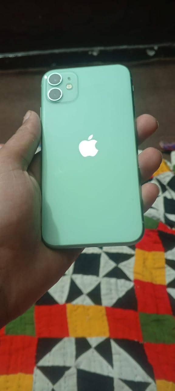 Apple iPhone 11 3