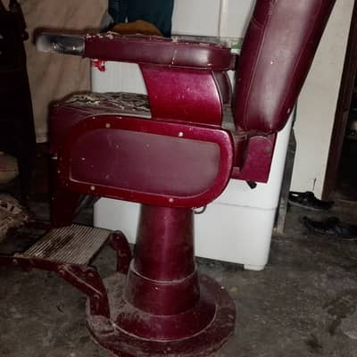 Hair dresser chair in used