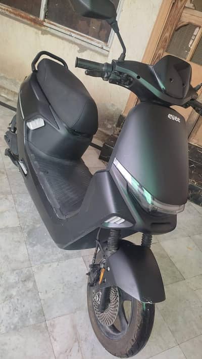 Evee S1 2025