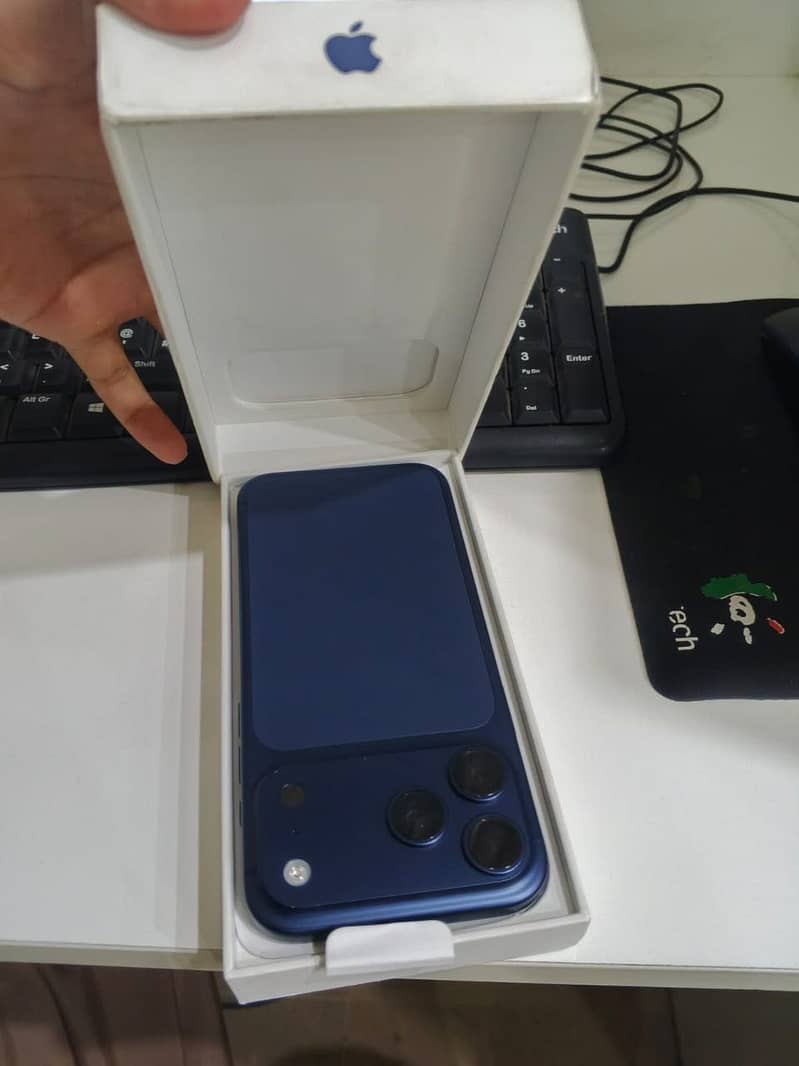 Apple iPhone 17 Pro Max 256GB – Non PTA 6