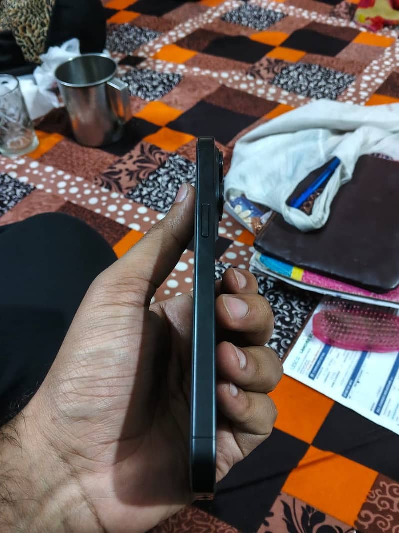 Apple iPhone 15 Pro Max 1