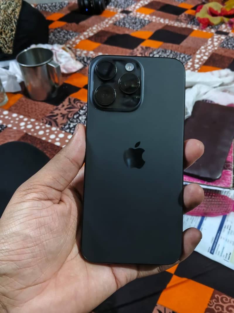 Apple iPhone 15 Pro Max 2