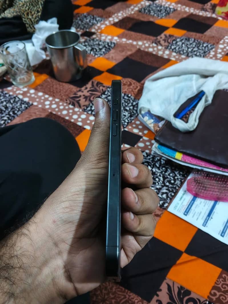 Apple iPhone 15 Pro Max 3