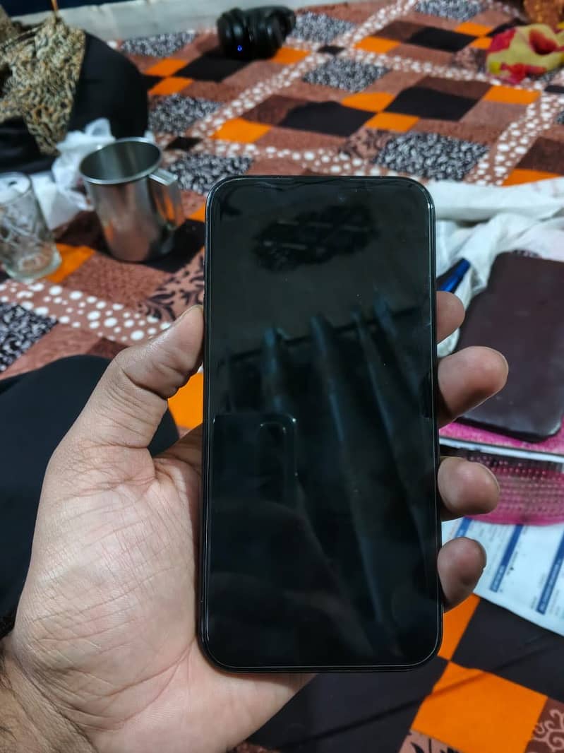 Apple iPhone 15 Pro Max 4