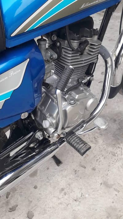 Honda bike125cc0328//5227//667// urgent for sale model 2004